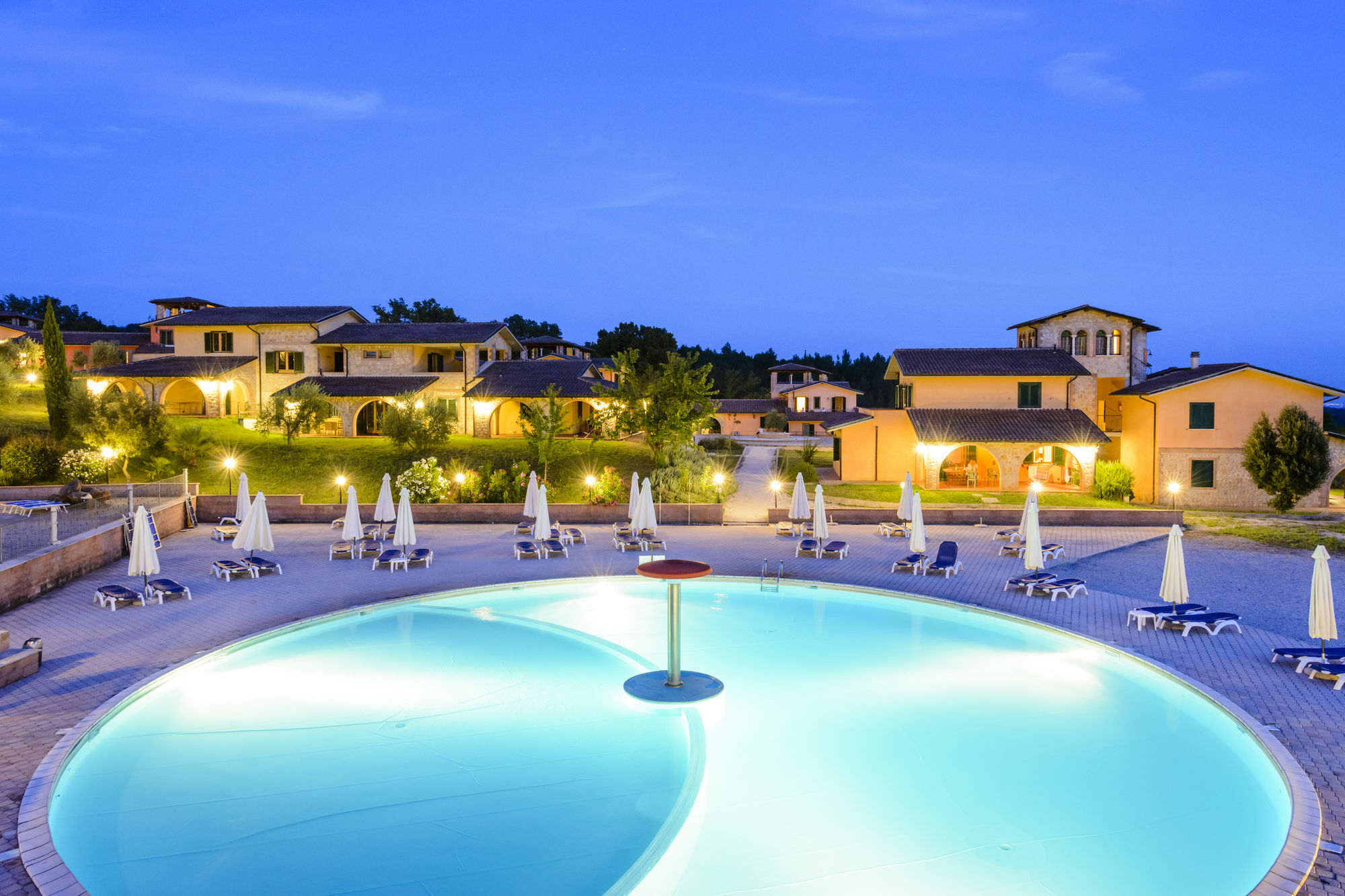 Pian Dei Mucini Resort Le Ville Massa Marittima Exterior foto